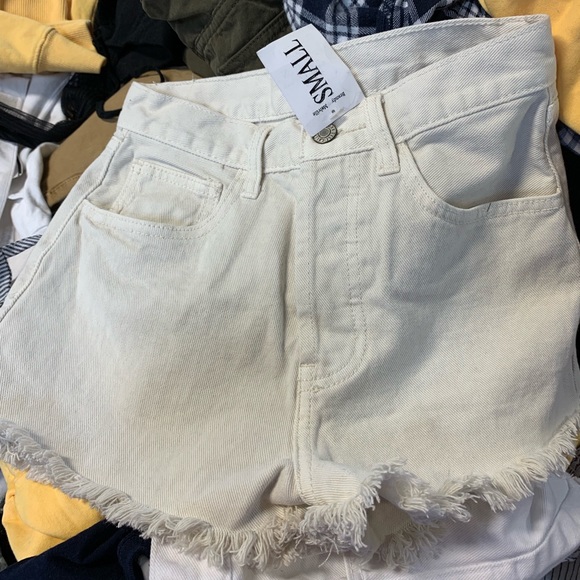 NWT and nwot items by brandy Melville brand.☝️🌹Black Friday sales ! - Picture 1 of 2